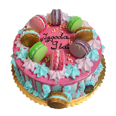 Tort z makaronikami