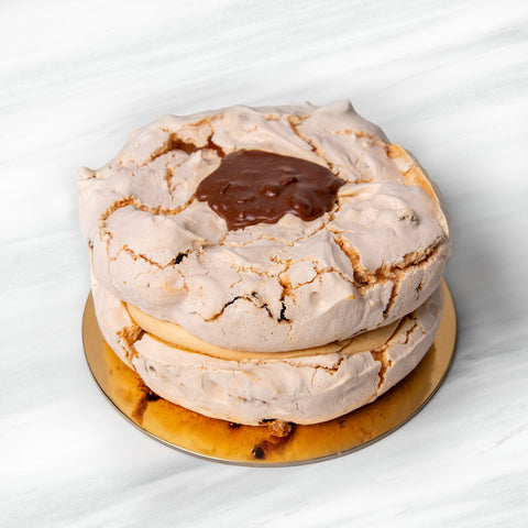 1 szt. Tort daquas orzechowy